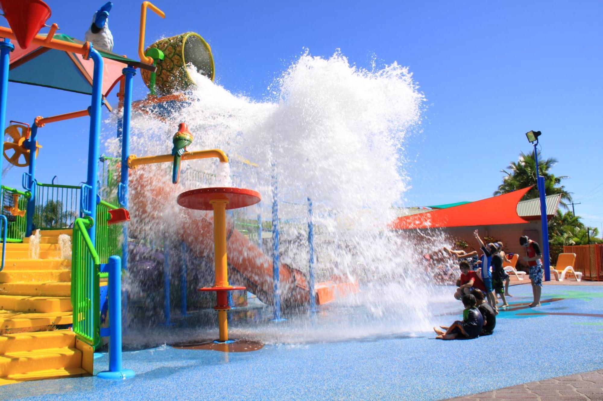 Ingenia Holidays Cairns Coconut Ngoại thất bức ảnh Wet 'n' Wild Water Park