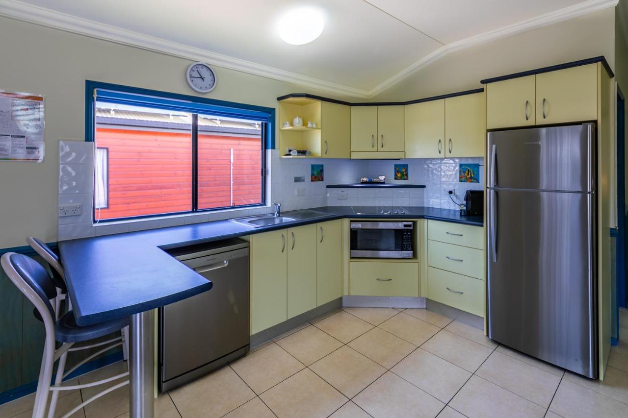 Ingenia Holidays Cairns Coconut Ngoại thất bức ảnh A modern Australian kitchen