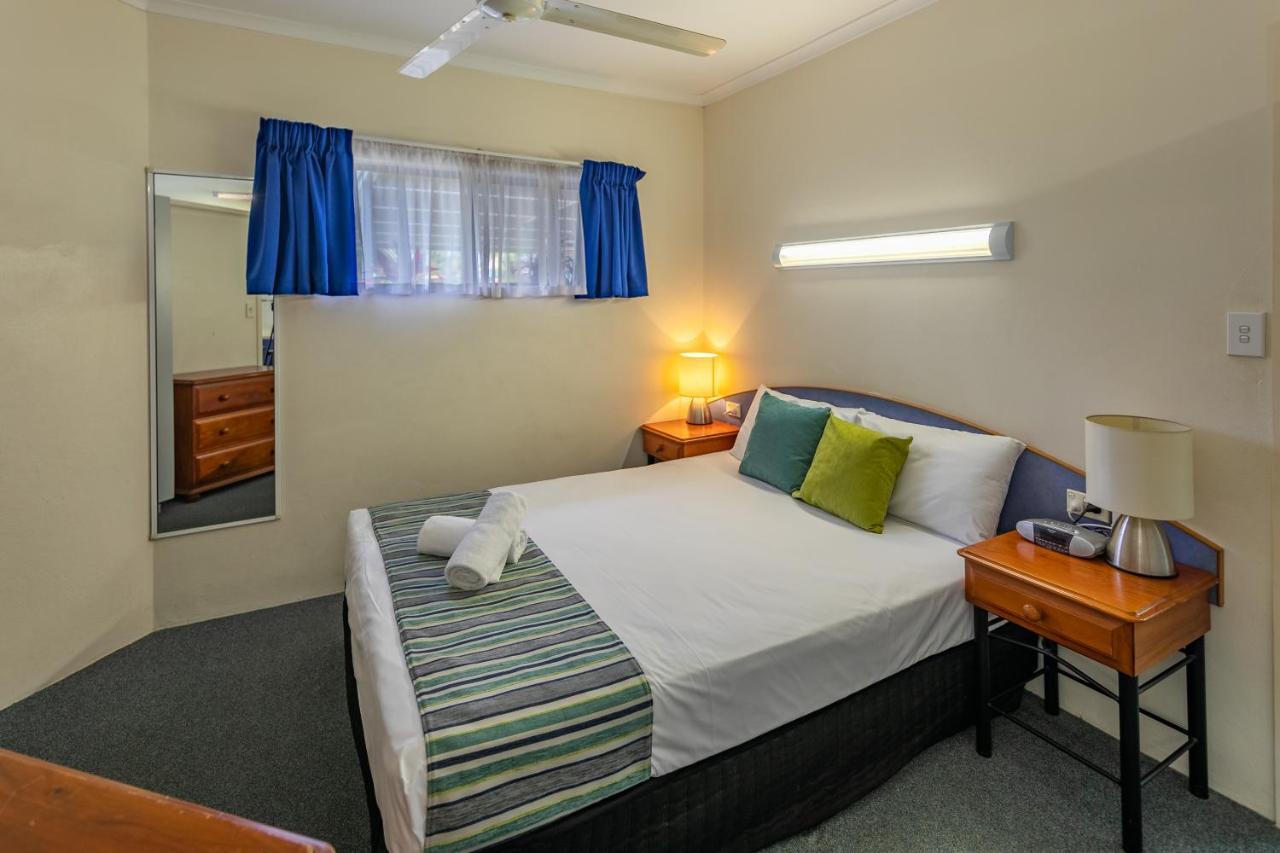 Ingenia Holidays Cairns Coconut Ngoại thất bức ảnh A bedroom at the motel